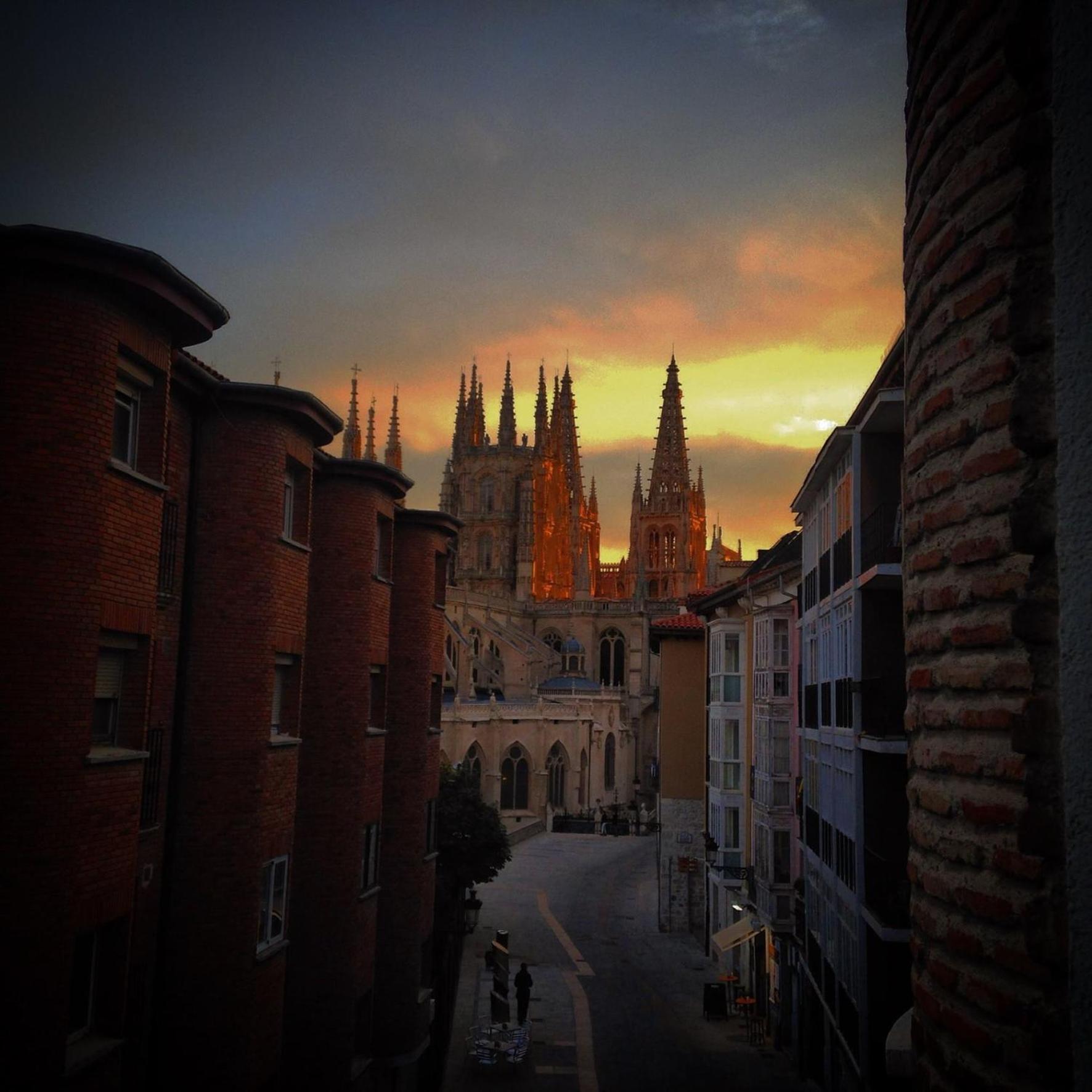 Atuaire Home Vivienda En Perfecta Ubicacion Al Lado De La Catedral De Burgo Exterior foto